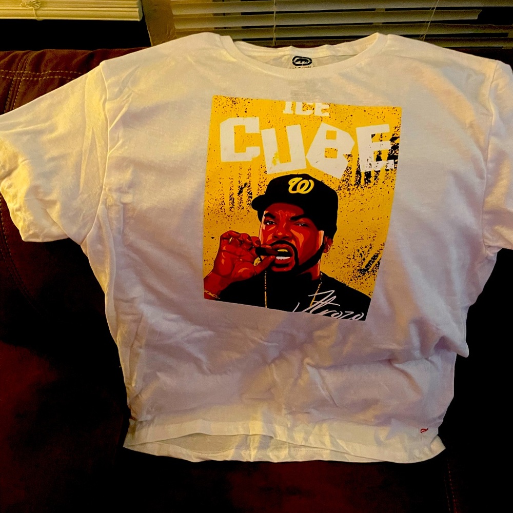 T-shirt featuring ice cube on it